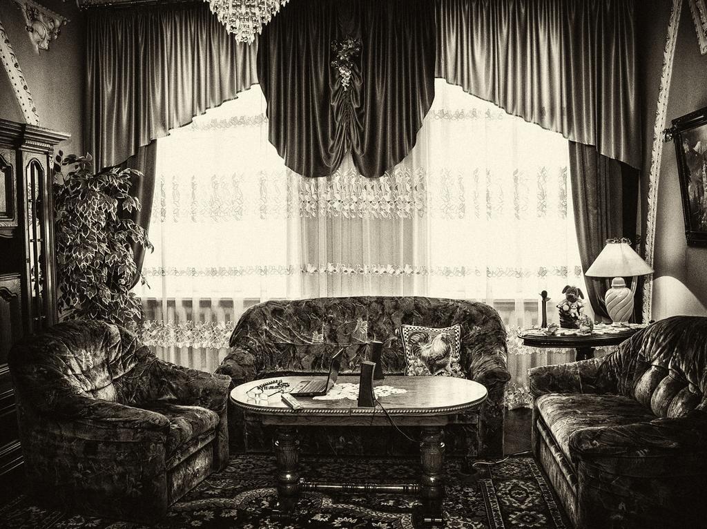 Vip-Apartments Angel Palas Çernivtsi Dış mekan fotoğraf