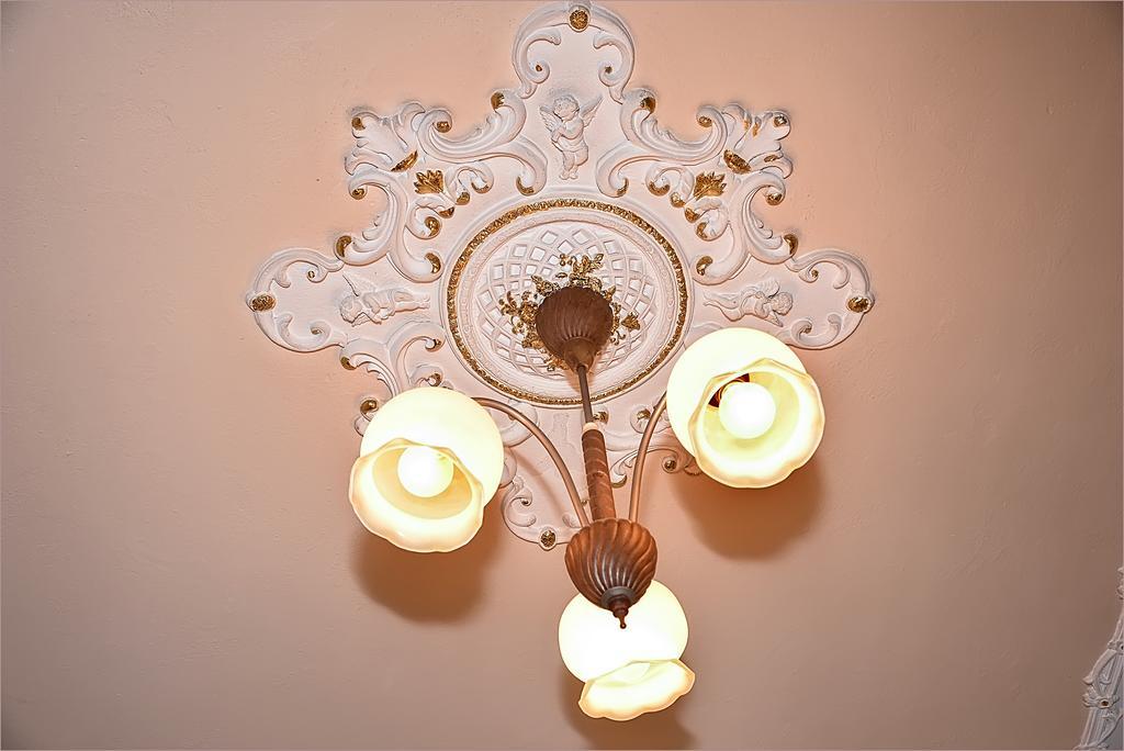 Vip-Apartments Angel Palas Çernivtsi Dış mekan fotoğraf
